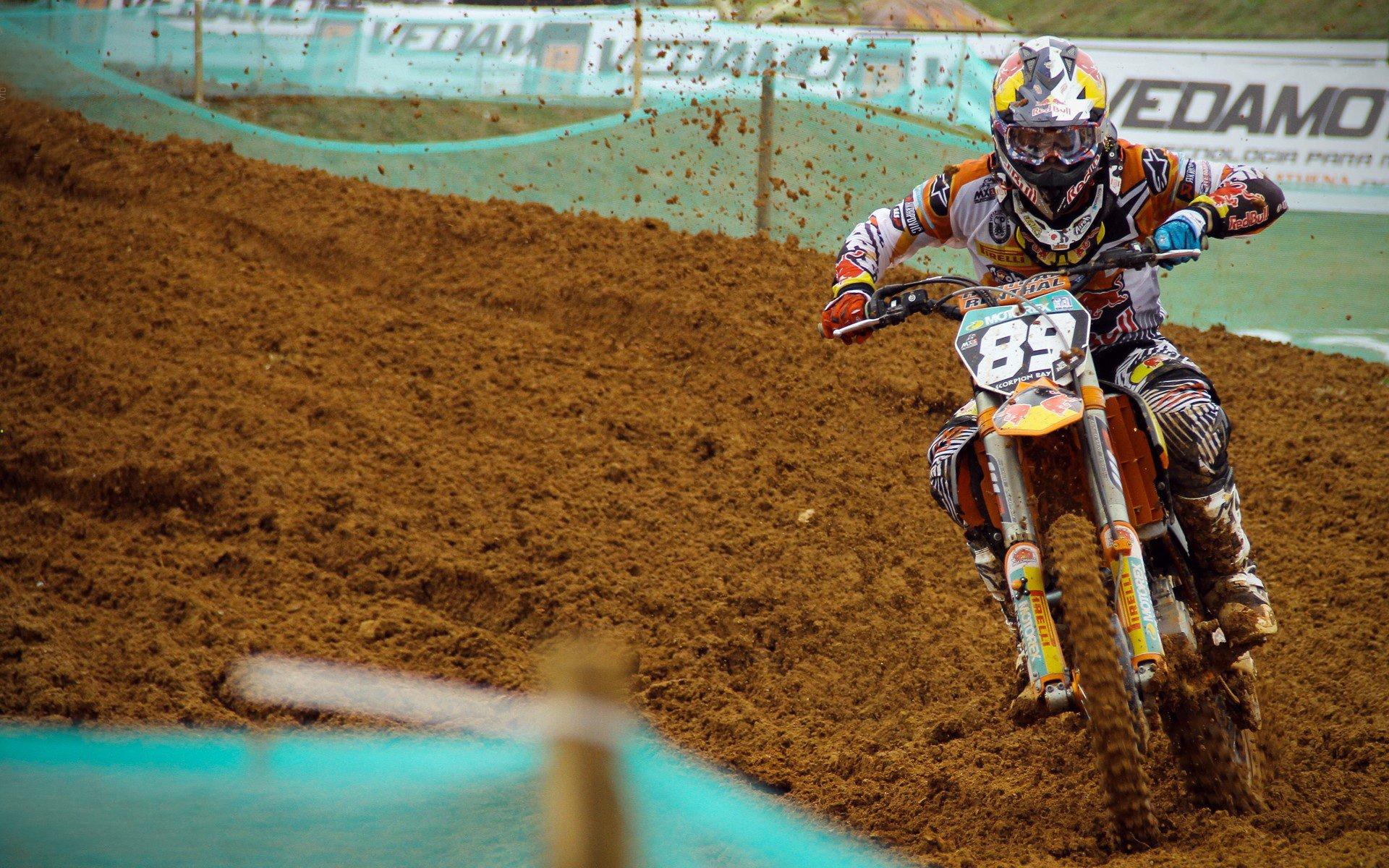 詹姆斯末节爆发率队逆转，湖人险胜勇士晋级西部决赛