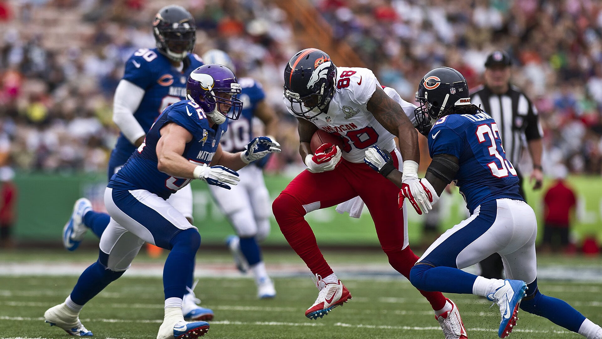 英超联赛激战正酣,曼城逆转利物浦登顶积分榜